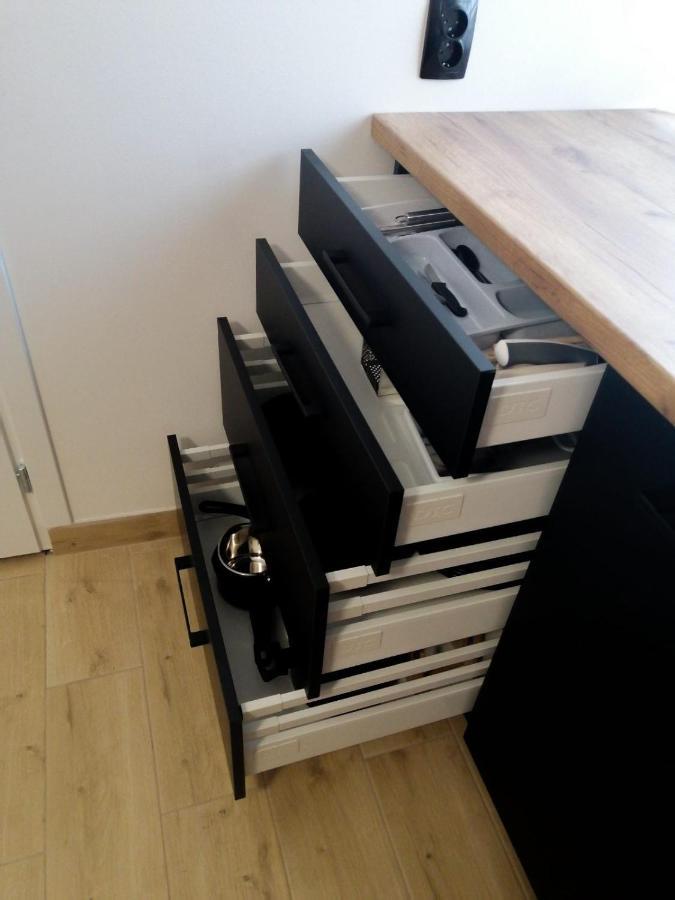 Evita Studio Apartment Karlovac Bagian luar foto